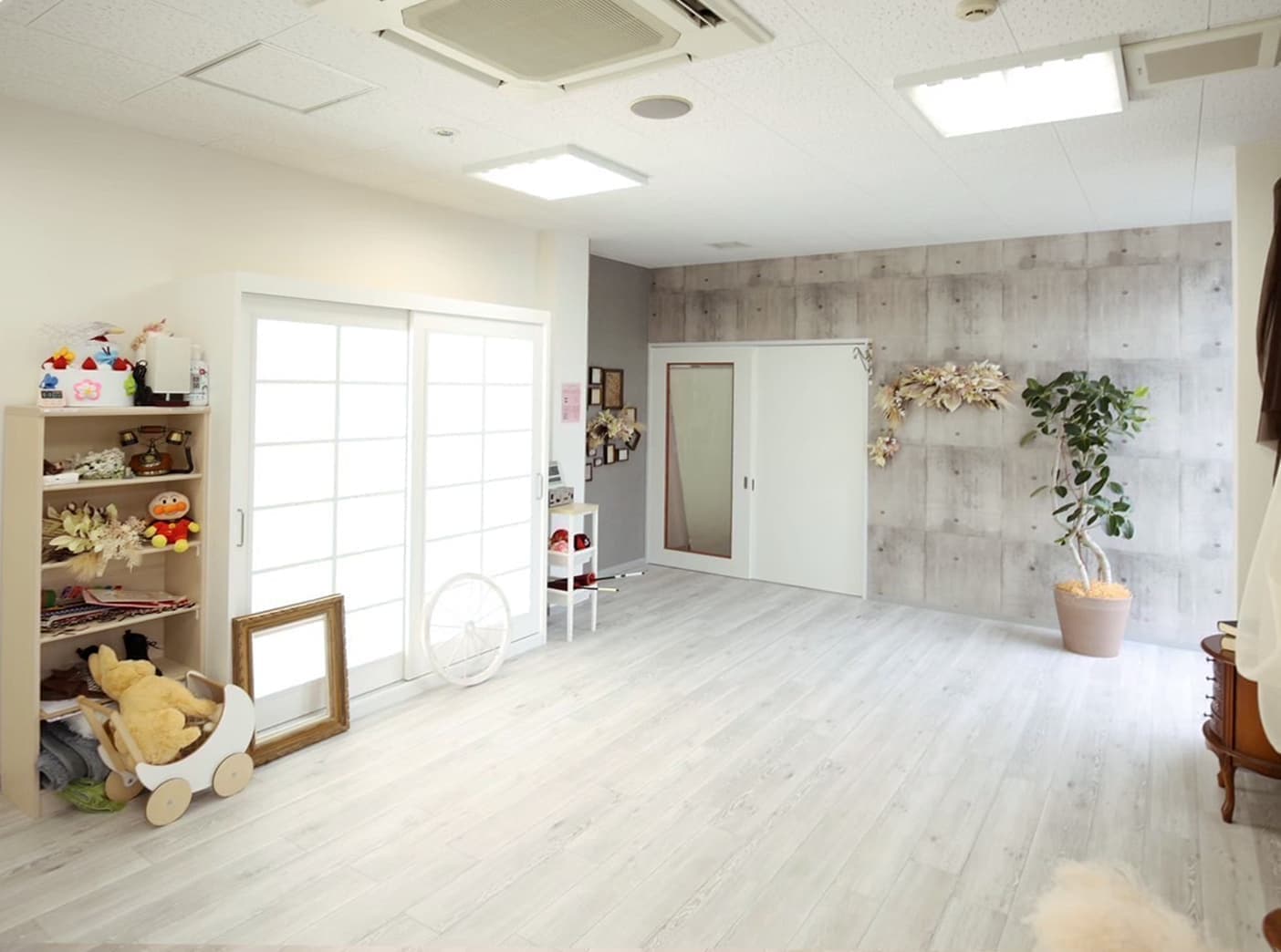 福岡、糟屋郡、志免で唯一の衣装レンタル・美容着付・スタジオ撮影が一度に叶うお店