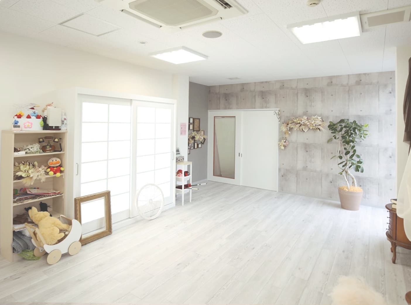 福岡、糟屋郡、志免で唯一の衣装レンタル・美容着付・スタジオ撮影が一度に叶うお店